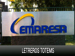 letreros totems